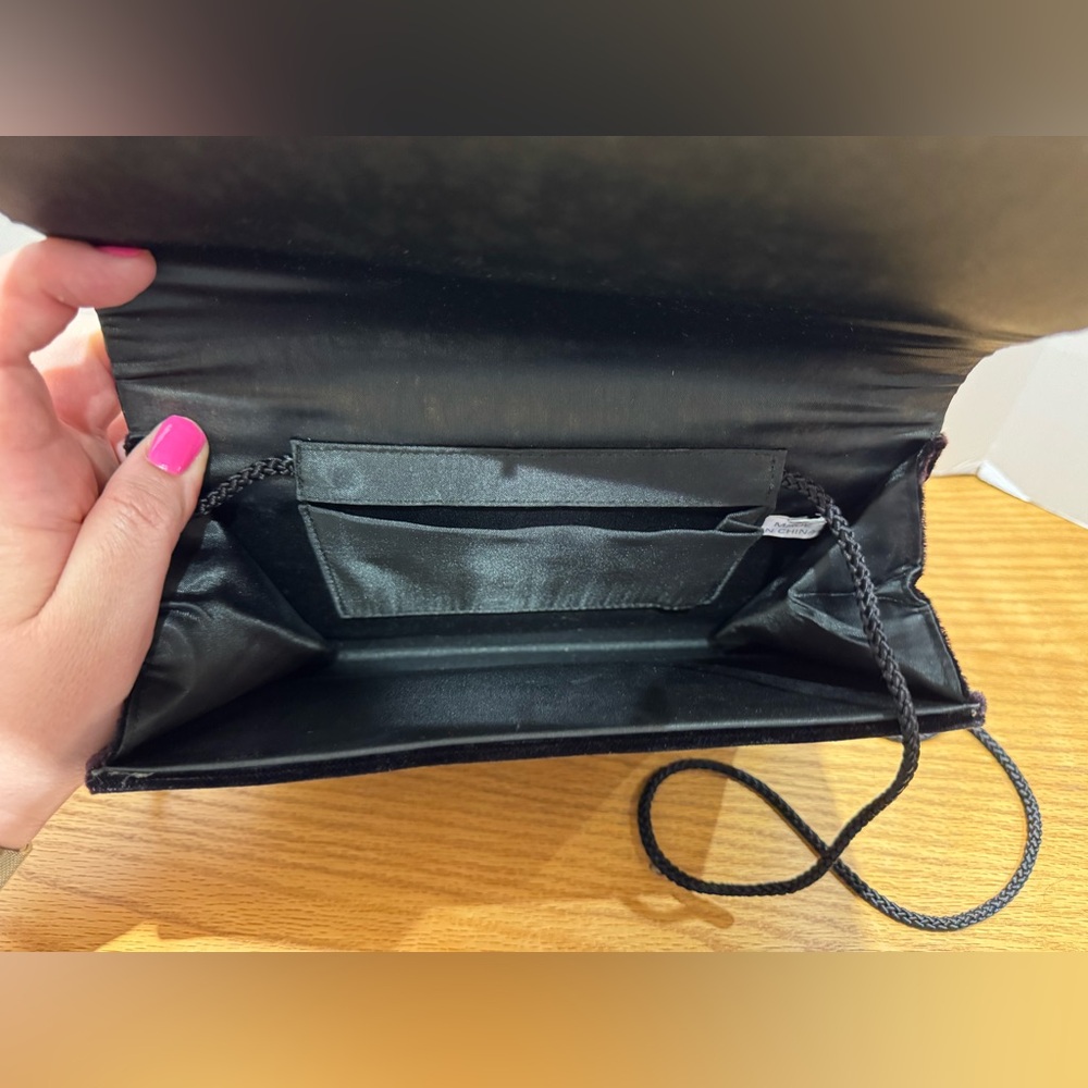 Vintage 90’s Black Velvet and satin clutch or Crossbody Bag - Picture 5 of 11